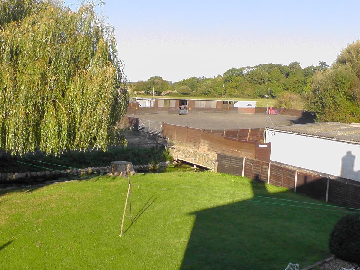 Willowbrook Riding Centre Chichester Ngoại thất bức ảnh